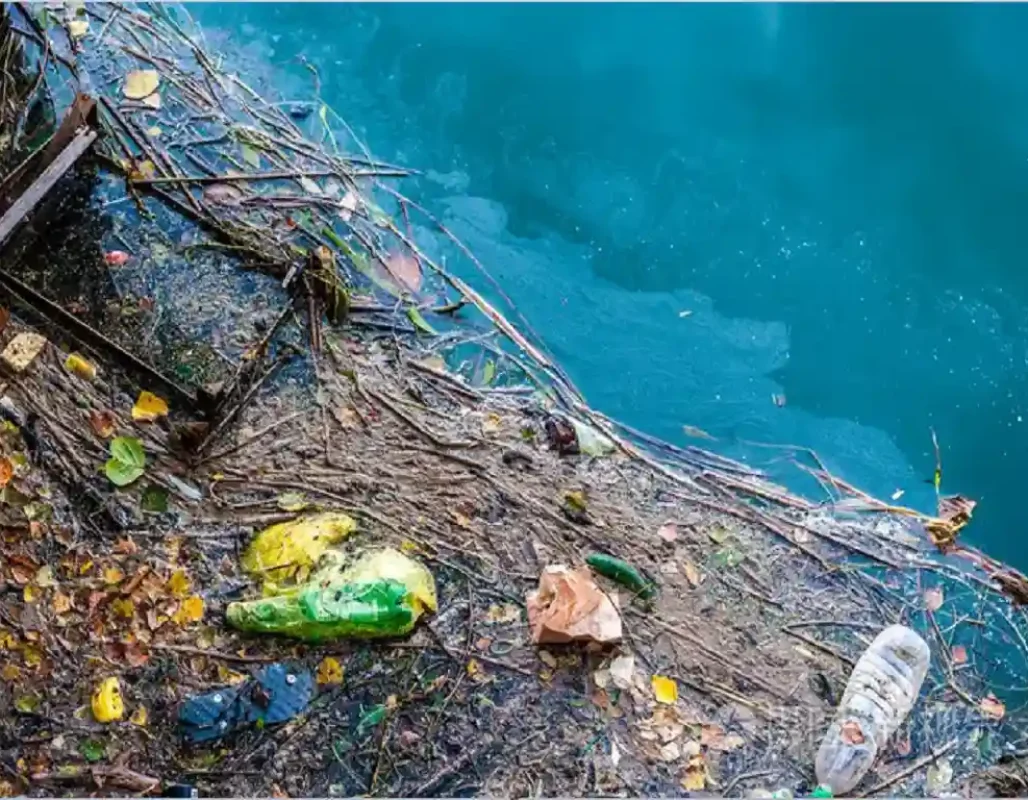 Floating detection of garbage on water